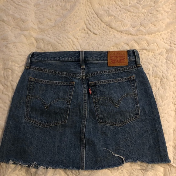 Levi’s Denim Skirt - Picture 2 of 4